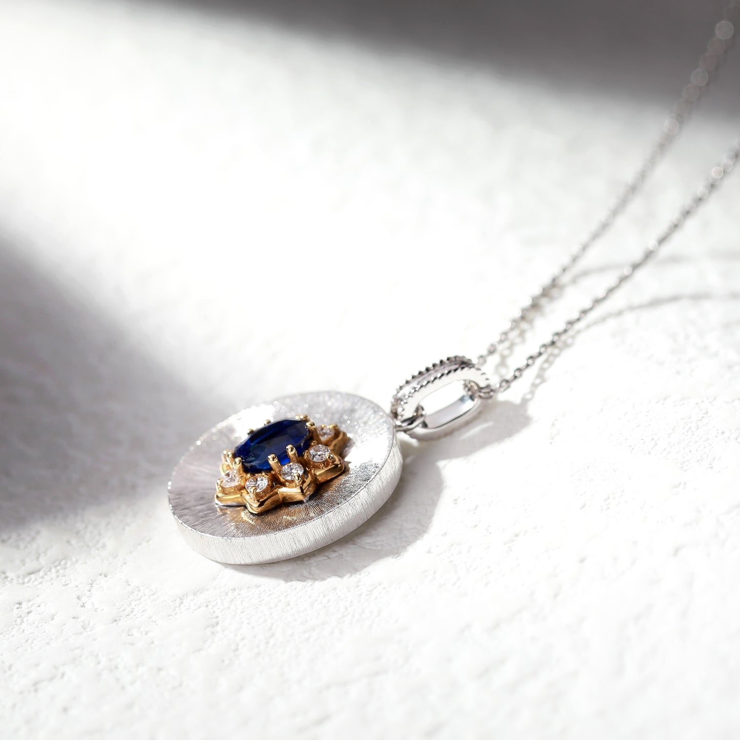 18K Gold Royal Blue Sapphire Pendant Necklace with Diamond