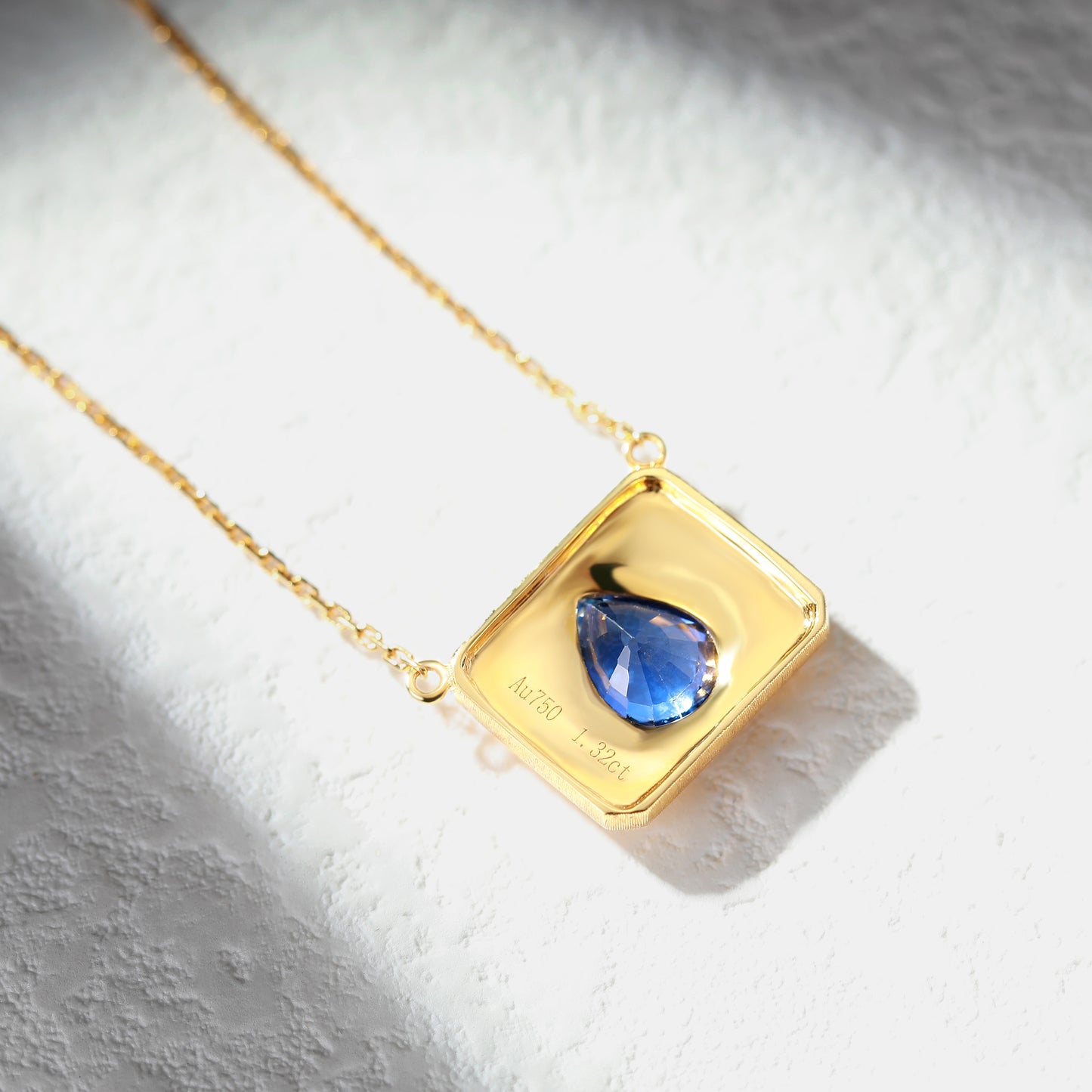 18K Gold Blue Sapphire Vintage Necklace