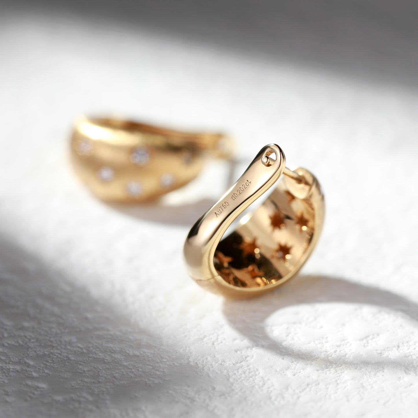18K Gold Vintage Earrings with Diamond