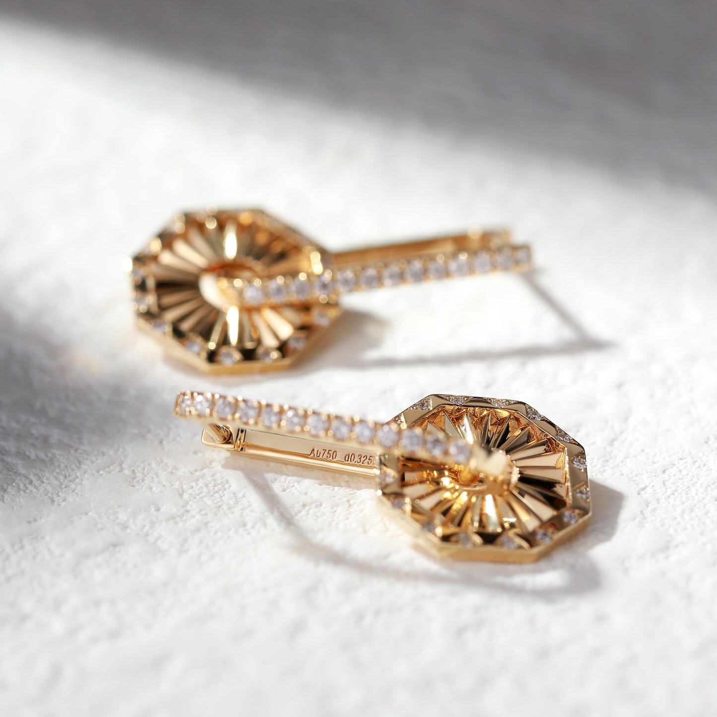 18K Gold Vintage Earrings with Diamond