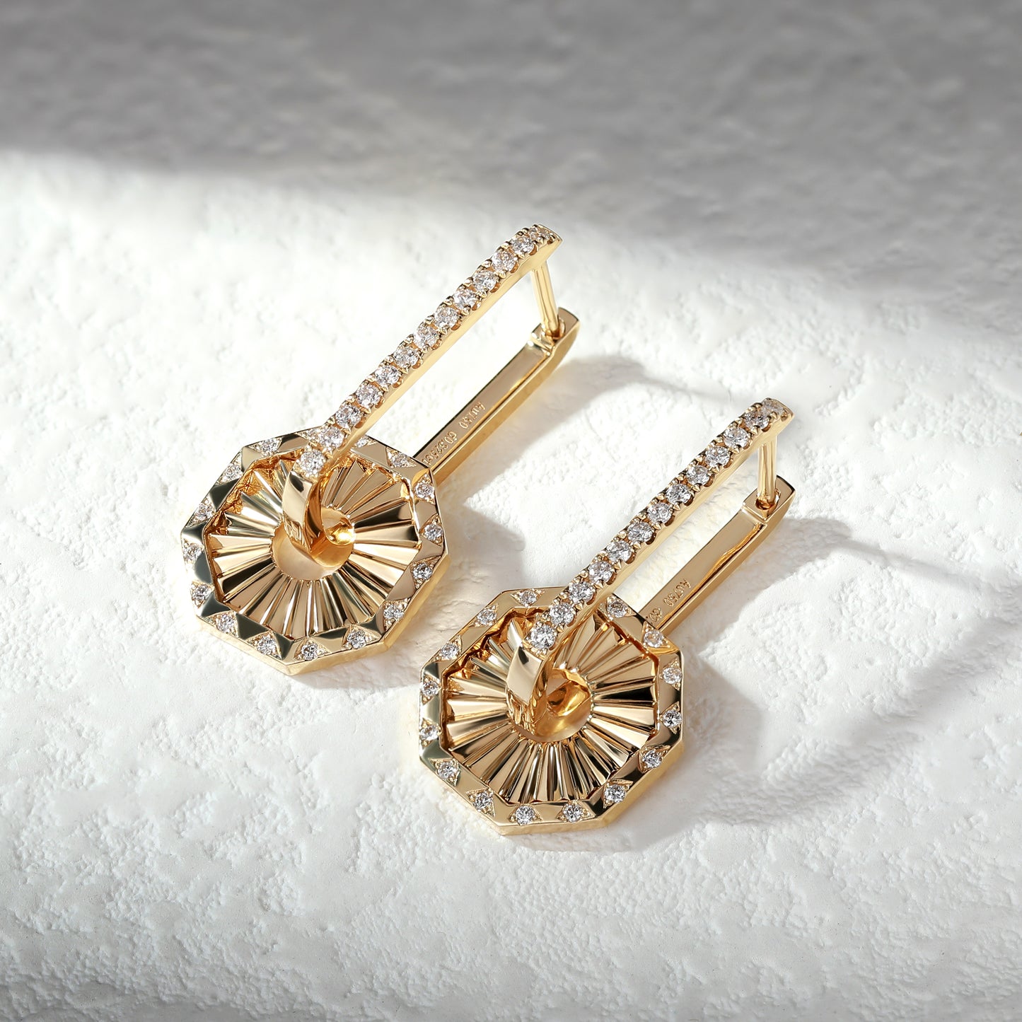 18K Gold Vintage Earrings with Diamond