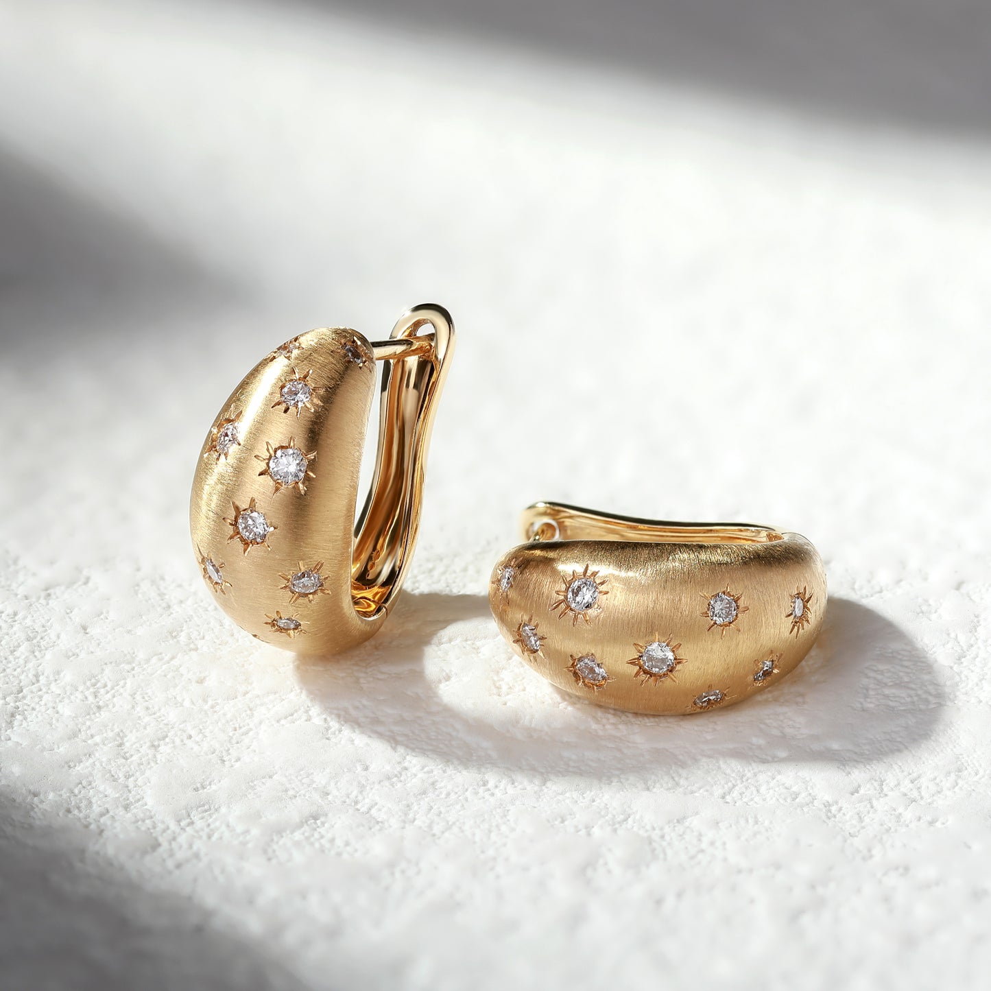 18K Gold Vintage Earrings with Diamond