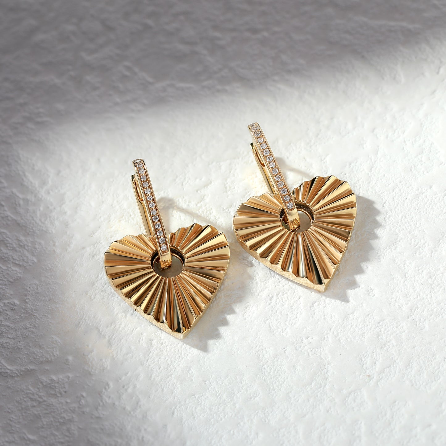 18K Gold Vintage Earrings with Diamond