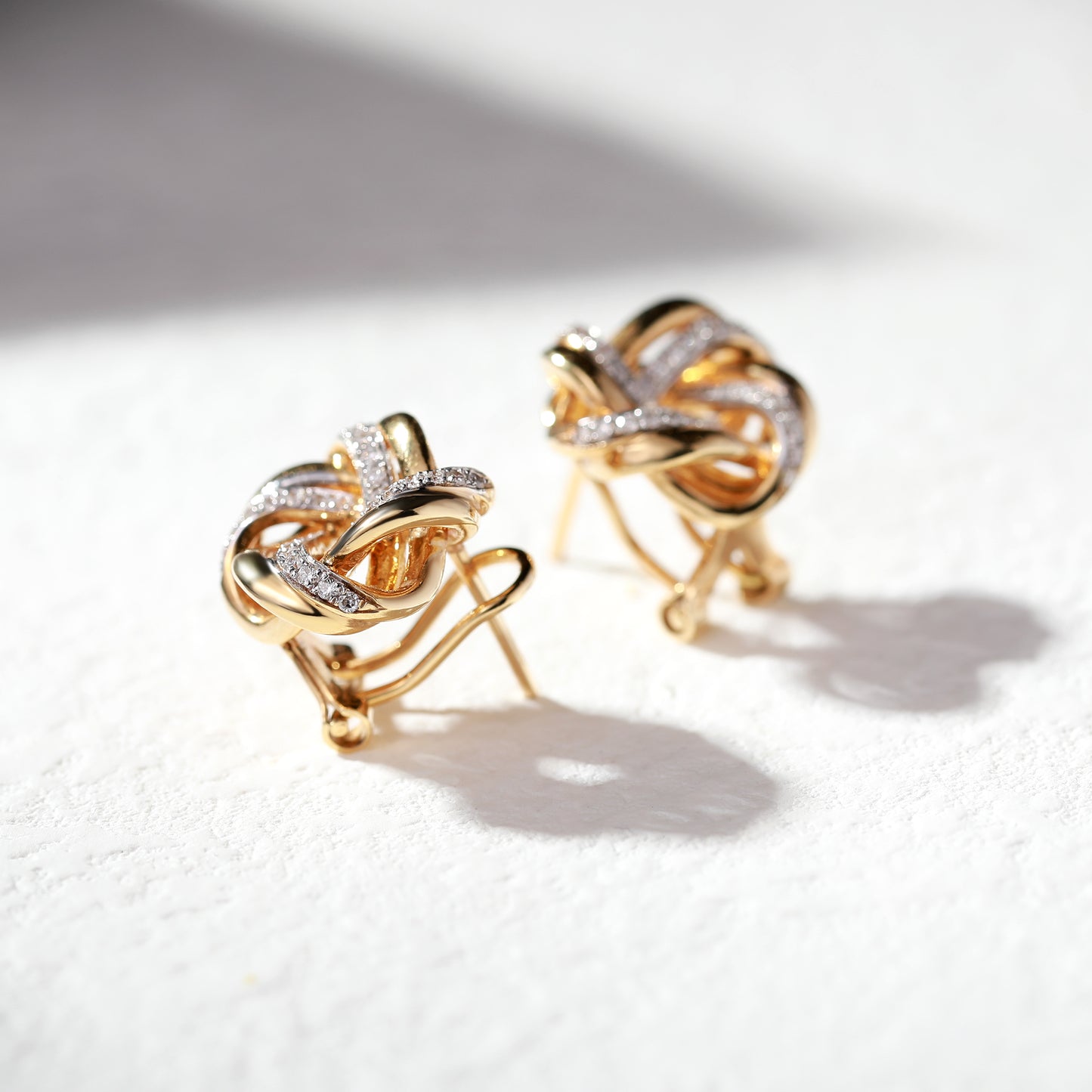 18K Gold Vintage Earrings with Diamond