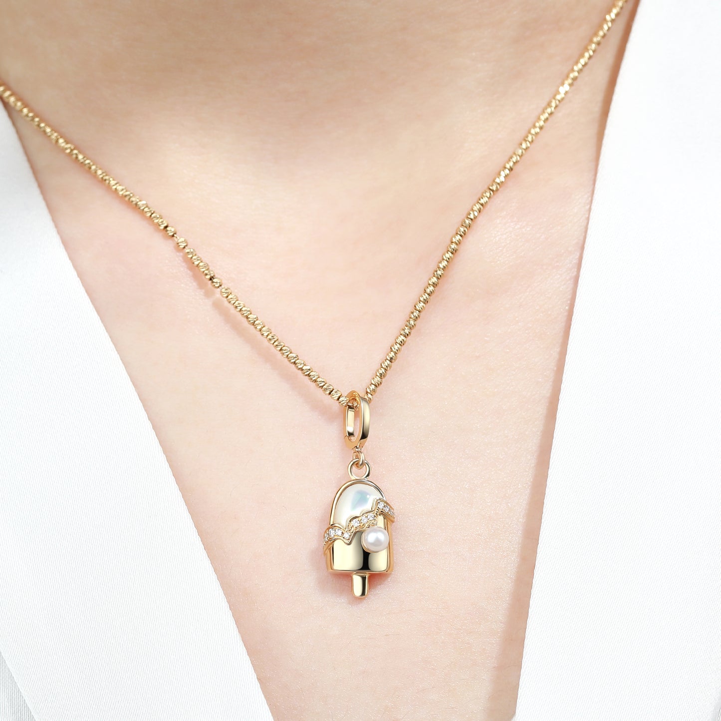 18K Gold Diamond Pendant Necklace with Pearl