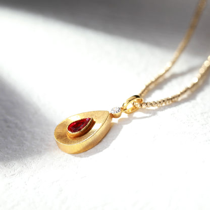 18K Gold Pigeon Blood Ruby Pendant Necklace