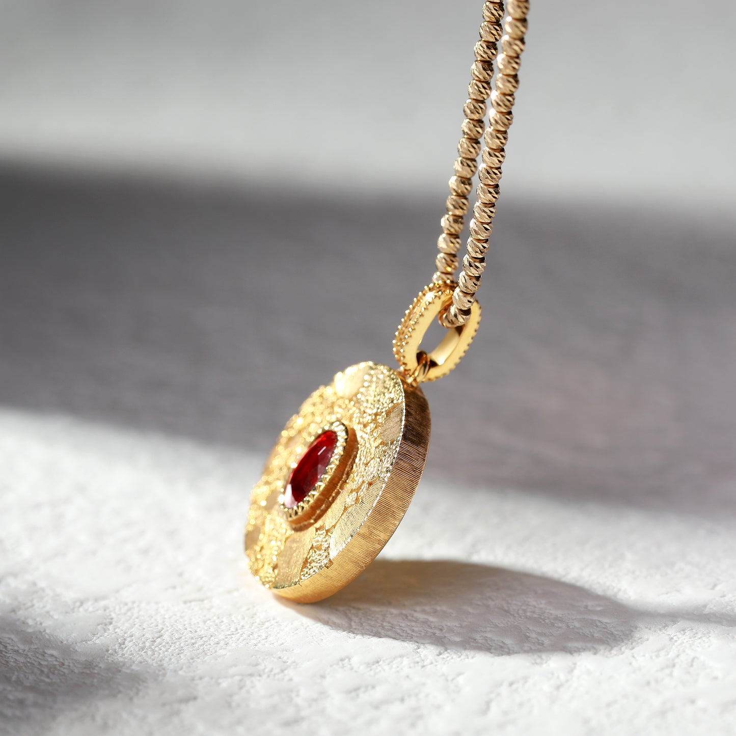 18K Gold Pigeon Blood Ruby Pendant Necklace