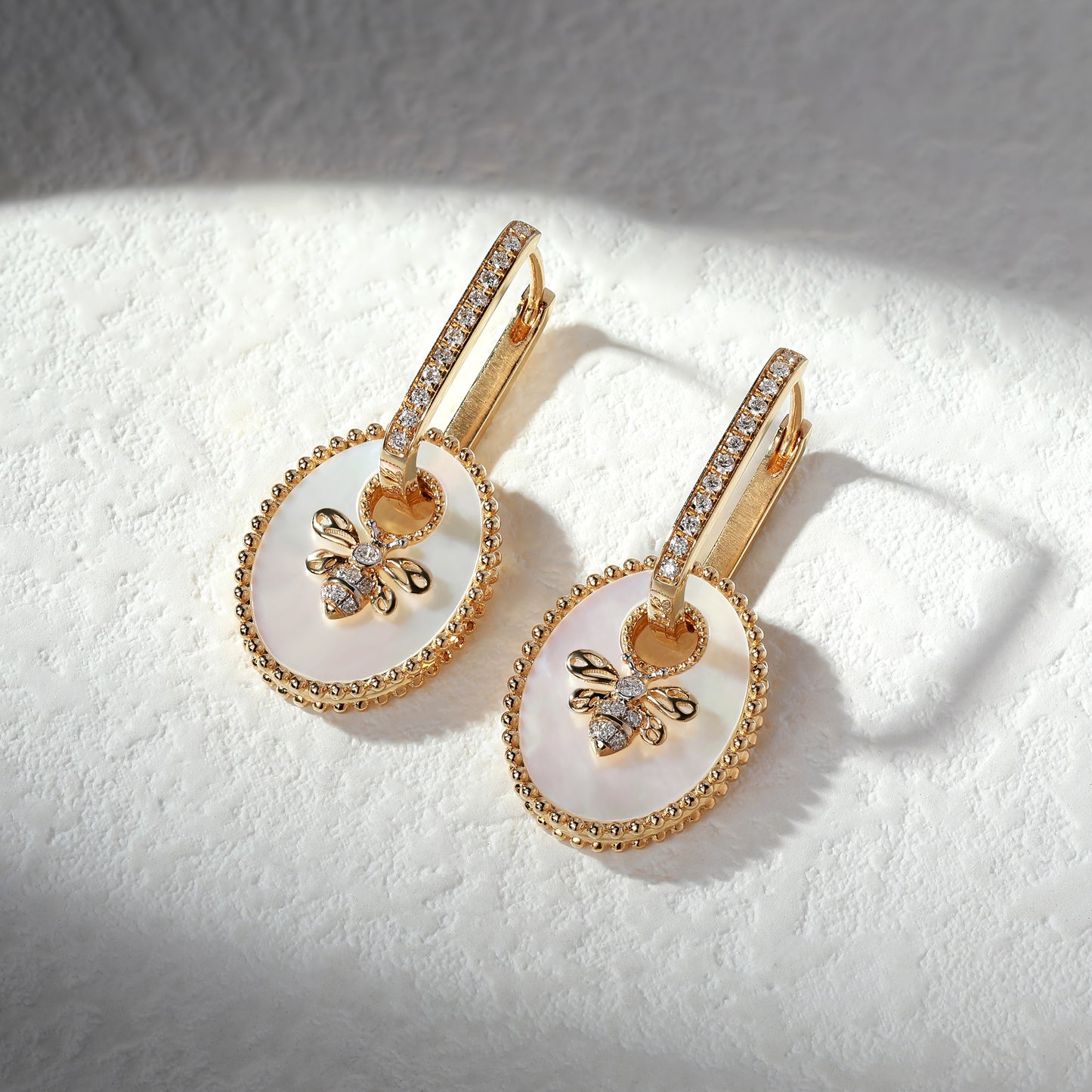 18K Gold Earrings with Diamond