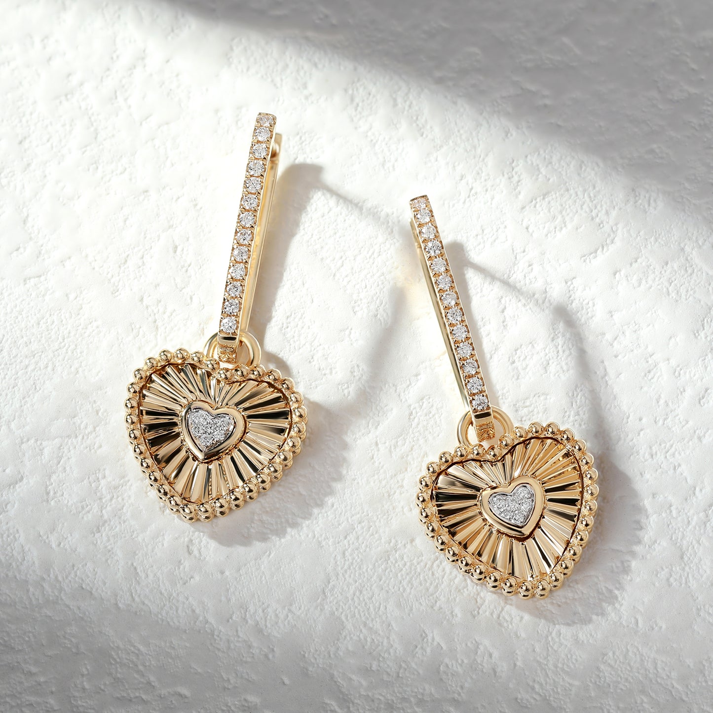 18K Gold Vintage  Earrings with Diamond