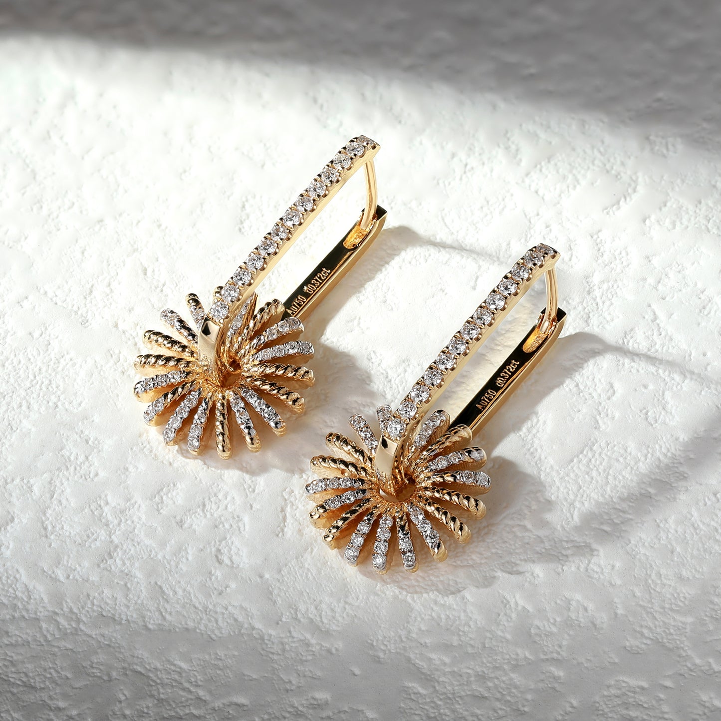 18K Gold Vintage Earrings with Diamond