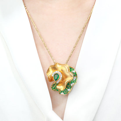 18K Gold Pear Emerald Pendant Necklace with Diamond