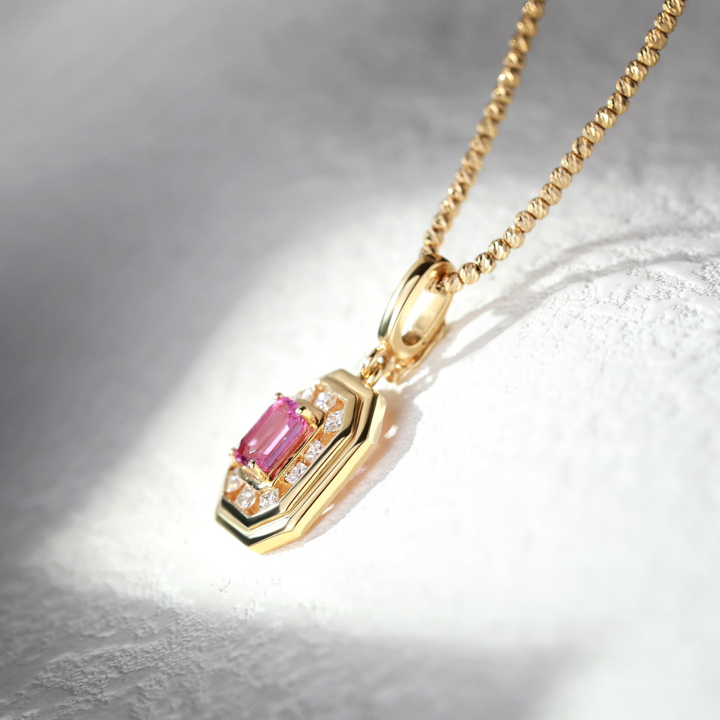 18K Gold Pink Sapphire Pendant Necklace