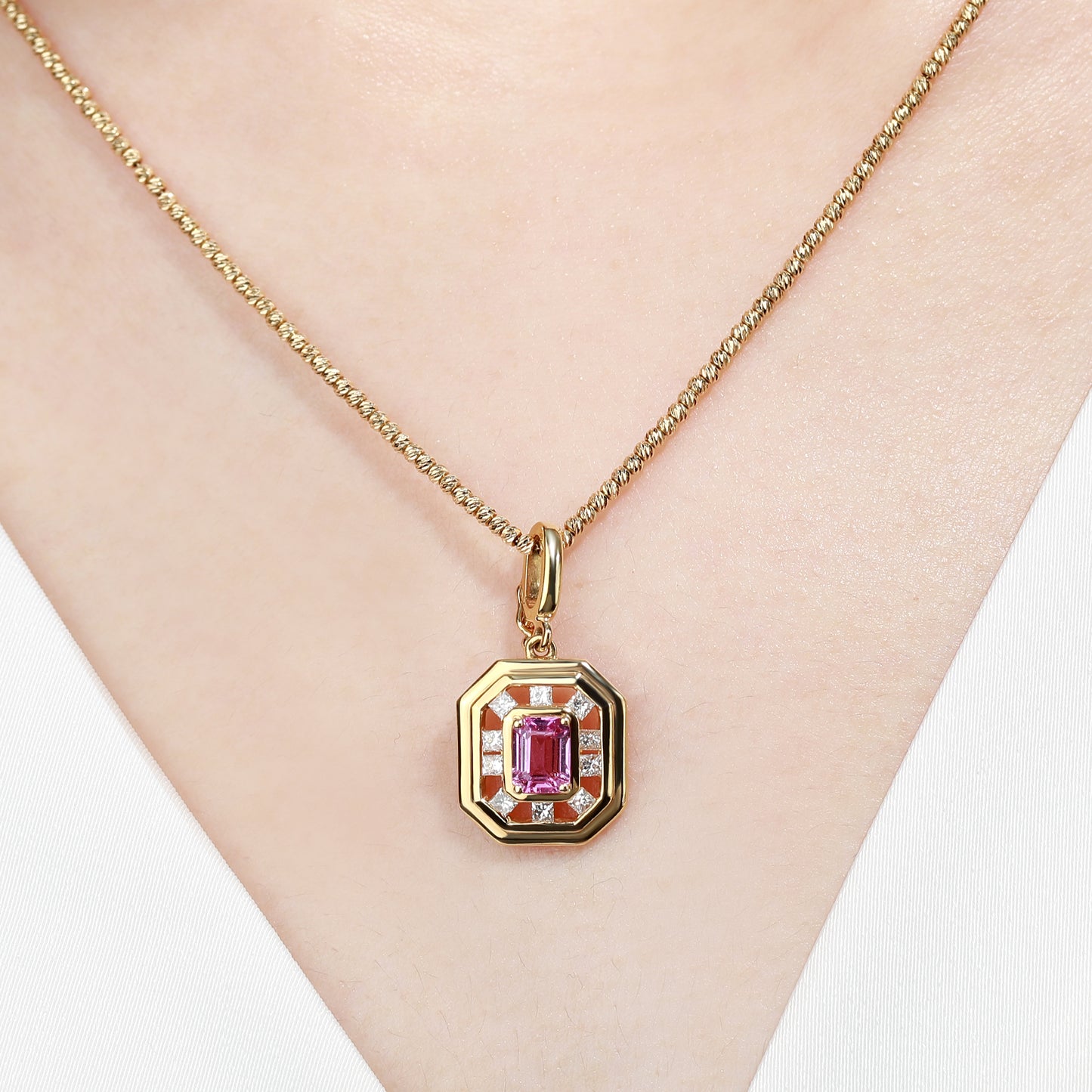 18K Gold Pink Sapphire Pendant Necklace