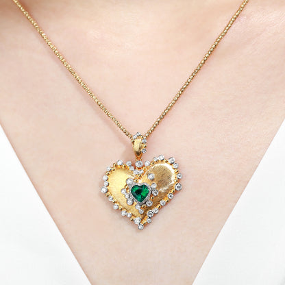 18K Gold Heart Cut Emerald Pendant Necklace Diamond