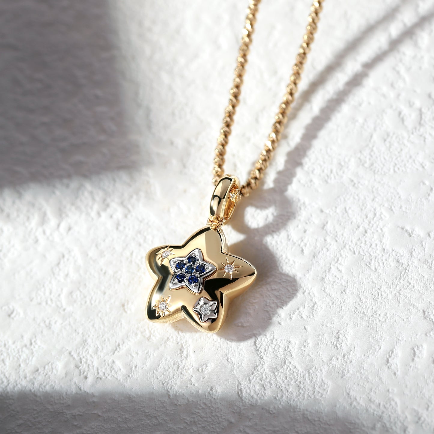 18K Gold Star-shaped Sapphire Pendant Necklace