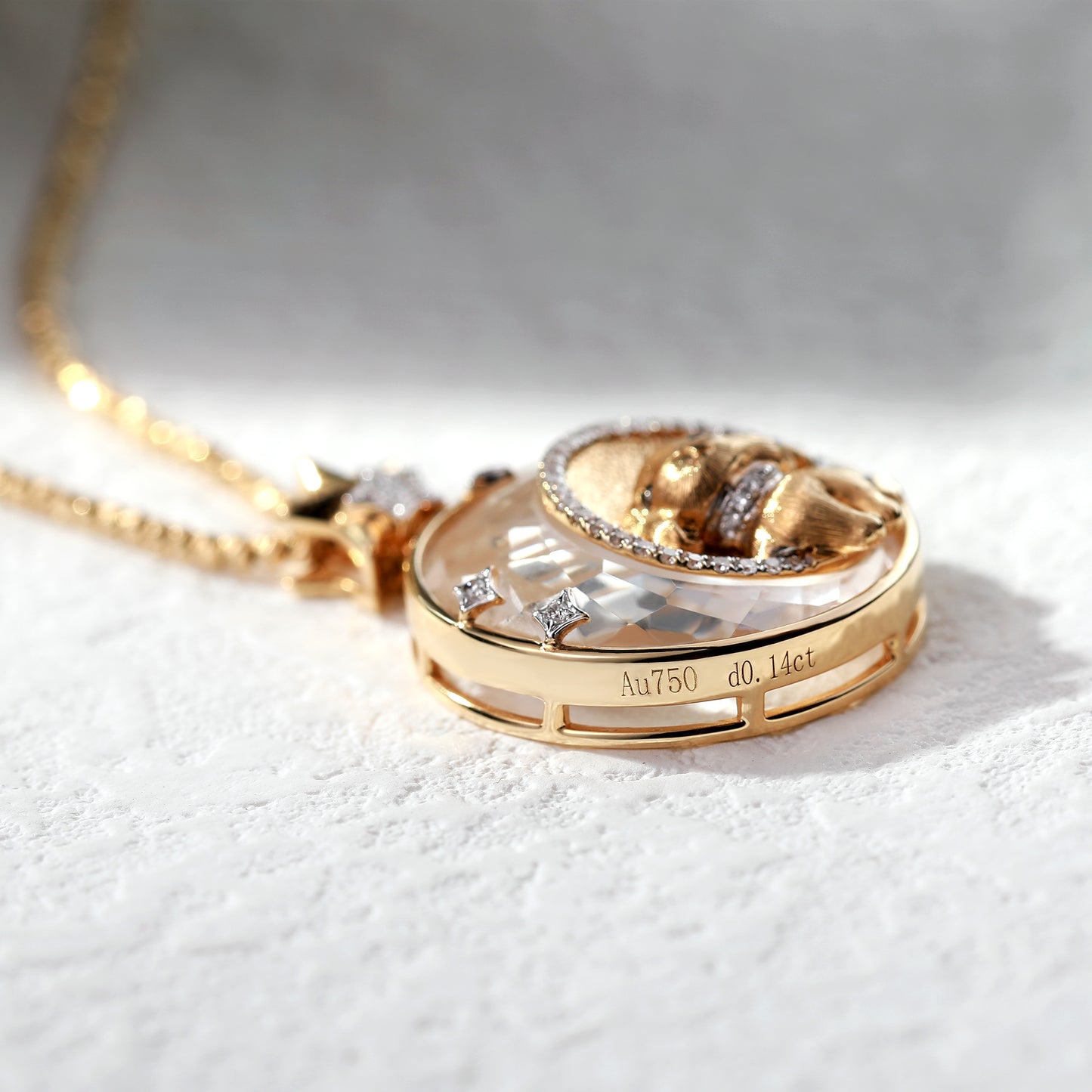 18K Gold Unique Diamond Pendant Necklace