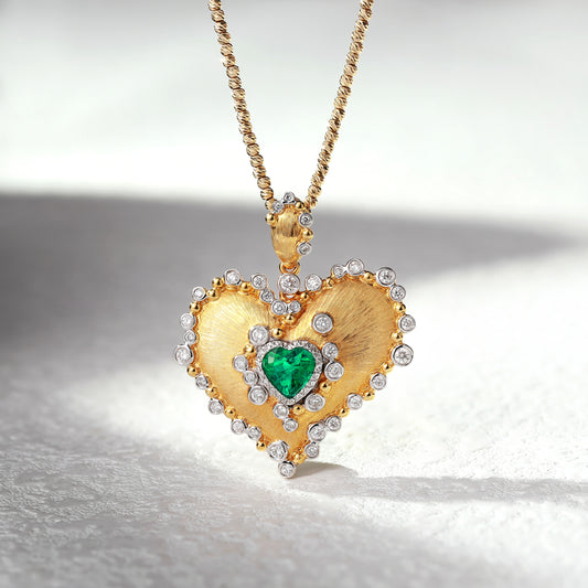 18K Gold Heart Cut Emerald Pendant Necklace Diamond