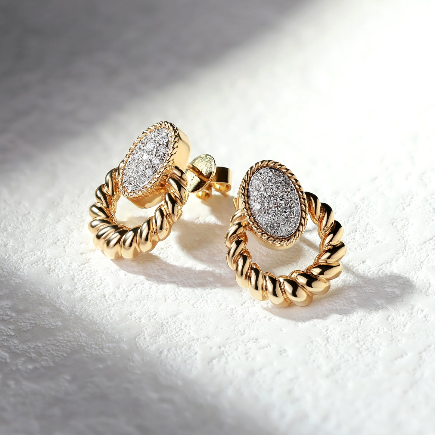 18K Gold Vintage Earrings with Diamond