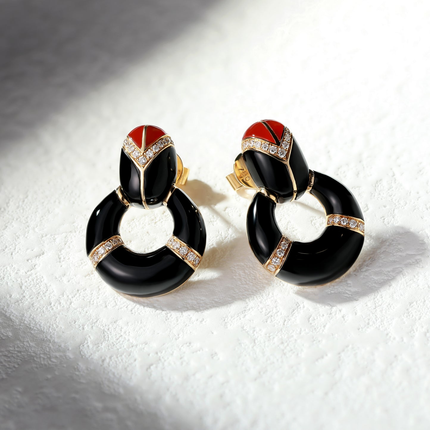 18K Gold Black Agate Earrings with Diamond