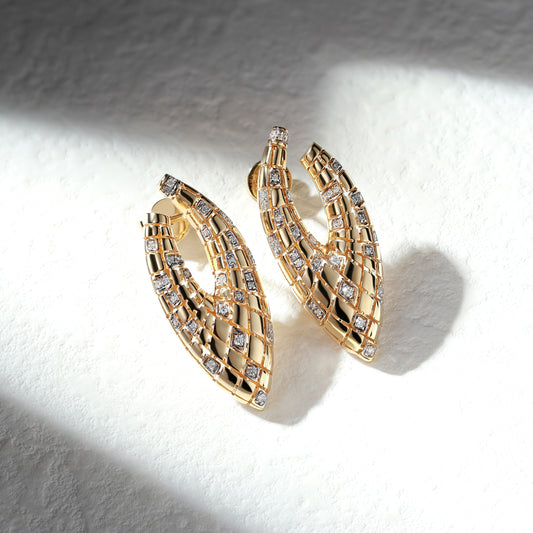 18K Gold Vintage  Earrings with Diamond