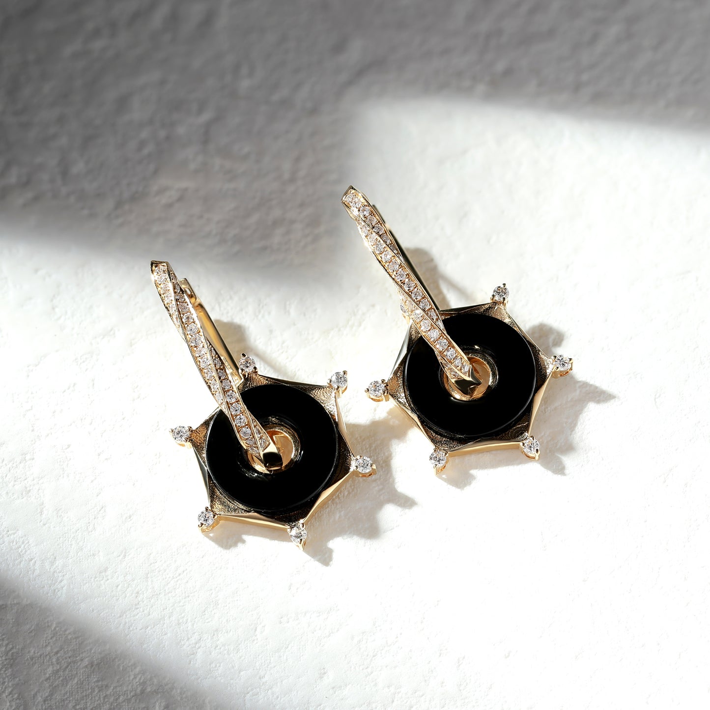 18K Gold Black Agate Earrings with Diamond