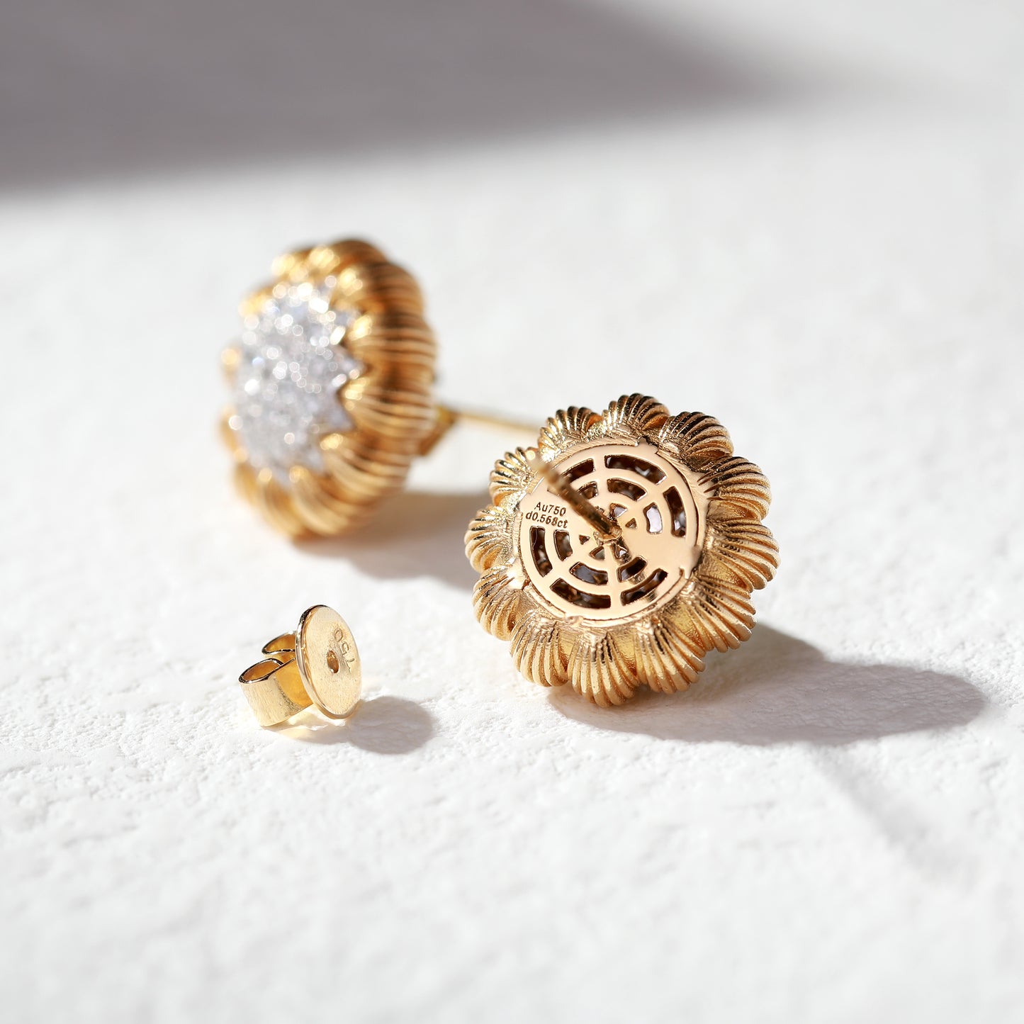 18K Gold Vintage Earrings with Diamond