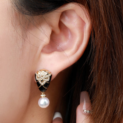 18K Gold Pearl Earrings with Diamond