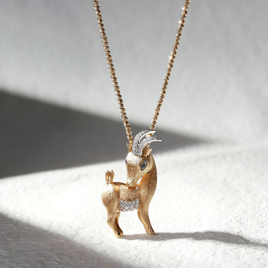 18K Gold Elk Diamond Pendant Necklace