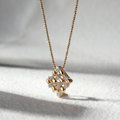 18K Gold Diamond Pendant Necklace