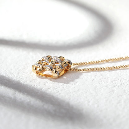 18K Gold Diamond Pendant Necklace