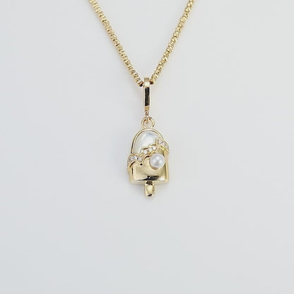 18K Gold Diamond Pendant Necklace with Pearl