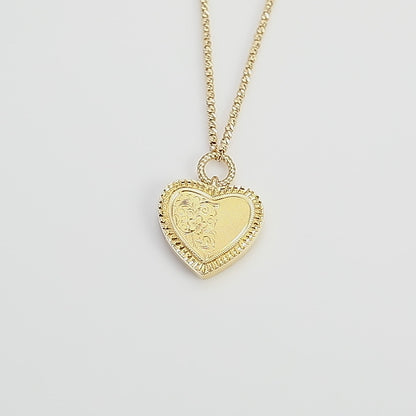 18K Gold Pendant Necklace with Engraving Process