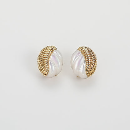 18K Gold Vintage Earrings with Diamond