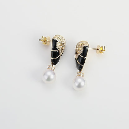 18K Gold Pearl Earrings with Diamond